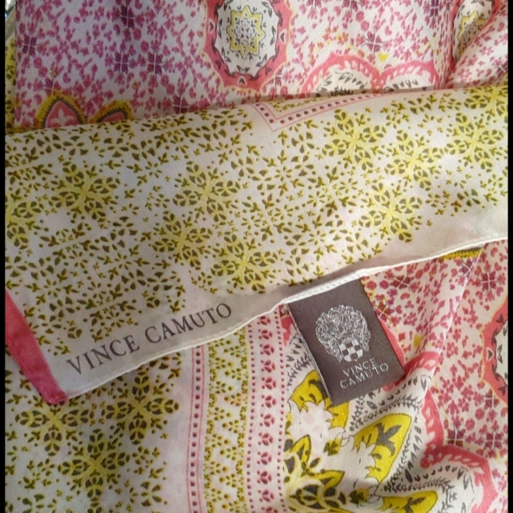 Vince Camuto Pink Printed Summer Scarf - Picture 2 of 4